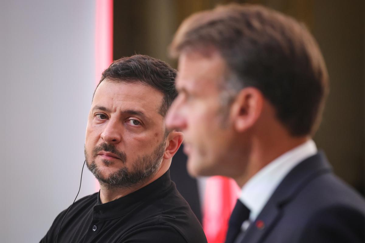Ukrainian President Volodymyr Zelensky looks on as French President Emmanuel Macron speaks during a press conference in Paris, France, 4 September 2025. Photo: EPA/LUDOVIC MARIN