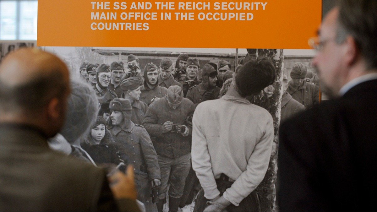 Пока в Германии публикуют списки однопартийцев Гитлера, Россия держит в секрете архивы НКВД