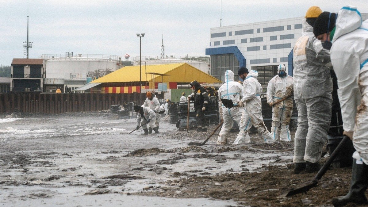 «Над городом повисла вонь. К ней привыкаешь»