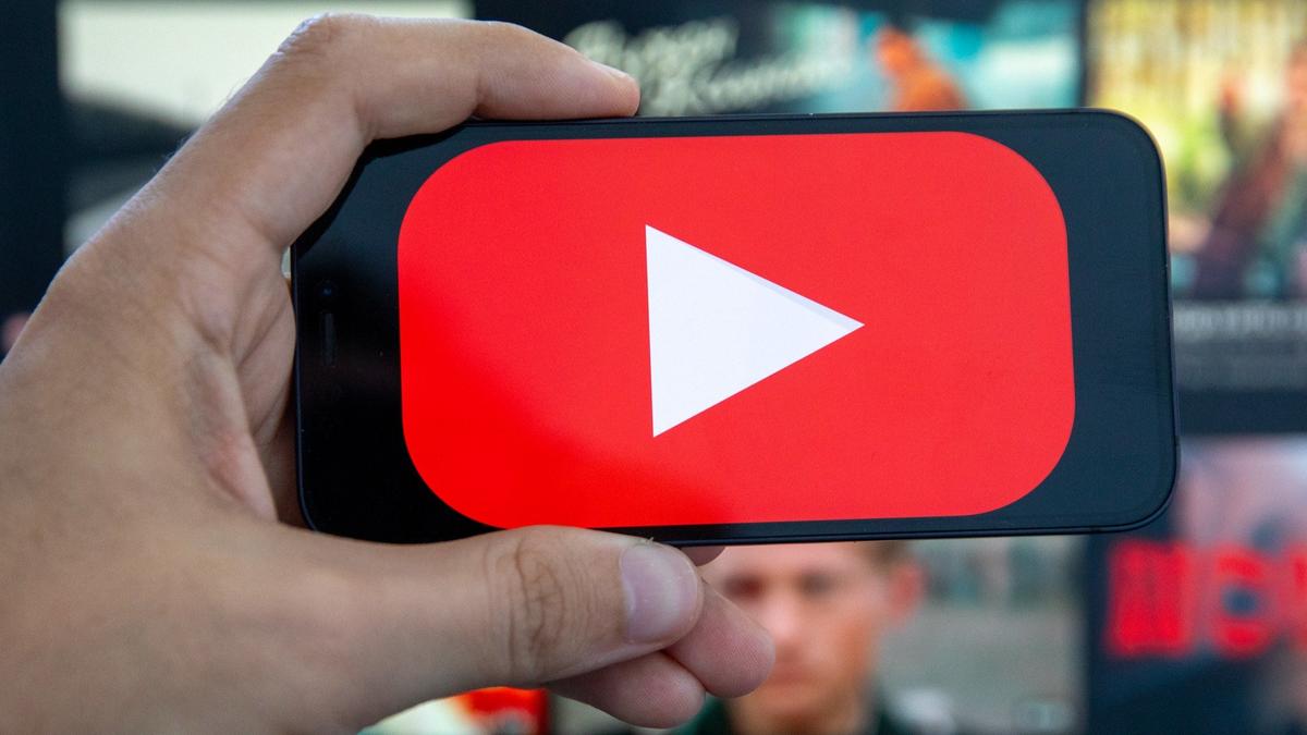 Пенсионера из Мурманской области оштрафовали за лайки под видео «иноагентов» на ютубе. Вероятно, это первый такой случай