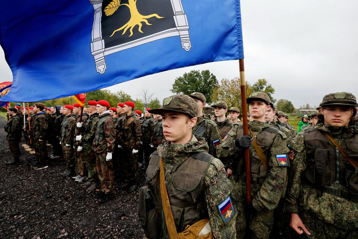 Members of a military-patriotic club participate in the Military-Patriotic Youth Festival in St. Petersburg, 27 September 2024. EPA-EFE/ANATOLY MALTSEV